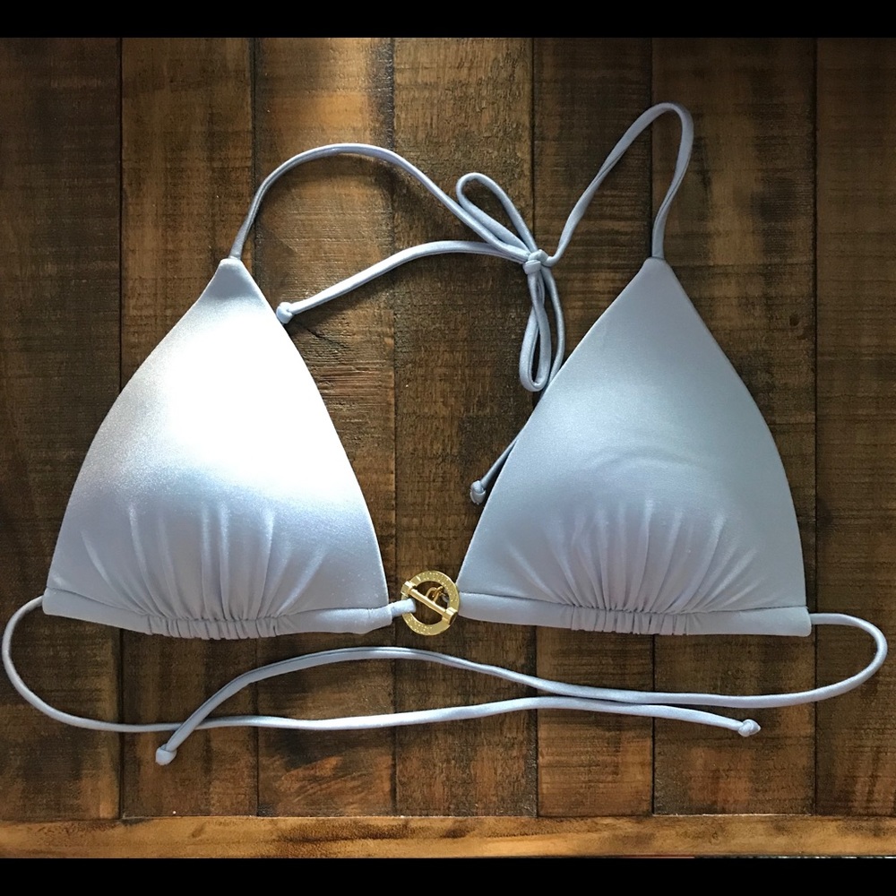 Victoria’s Secret bikini top (M)